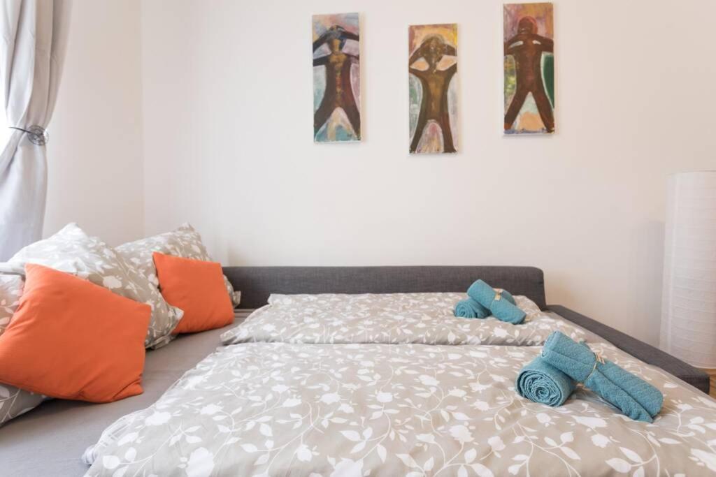 16 C&j's Apartament